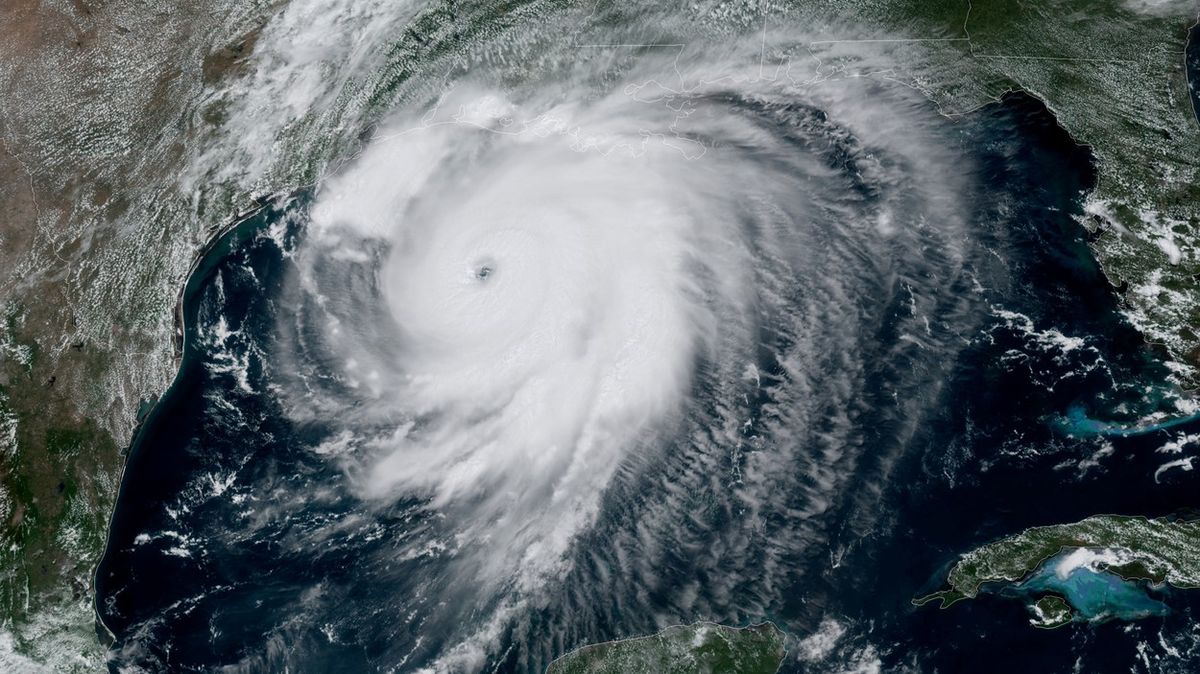 Spojené státy ohrožuje „extrémně nebezpečný“ hurikán Laura